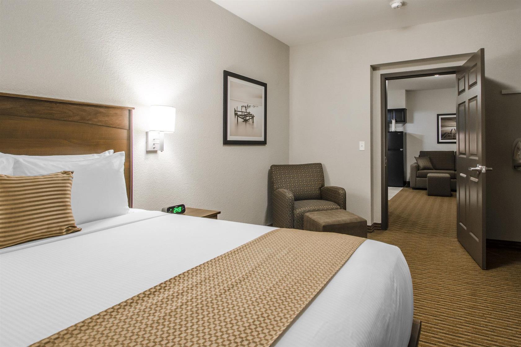 Quality Inn & Suites Estevan Екстериор снимка