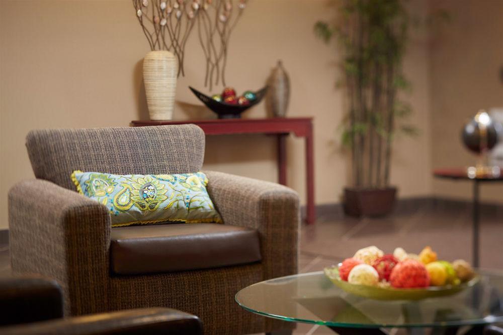 Quality Inn & Suites Estevan Екстериор снимка
