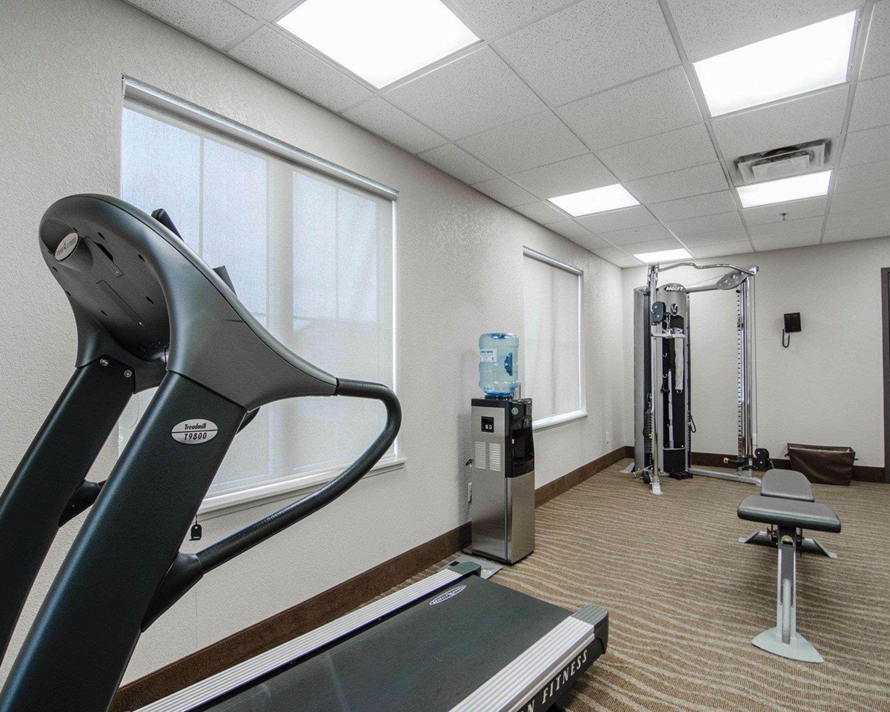 Quality Inn & Suites Estevan Екстериор снимка
