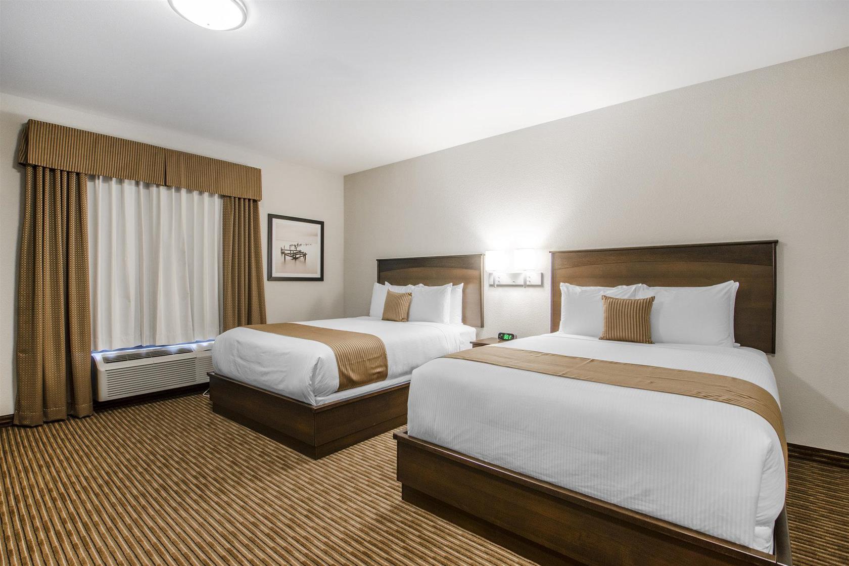 Quality Inn & Suites Estevan Екстериор снимка