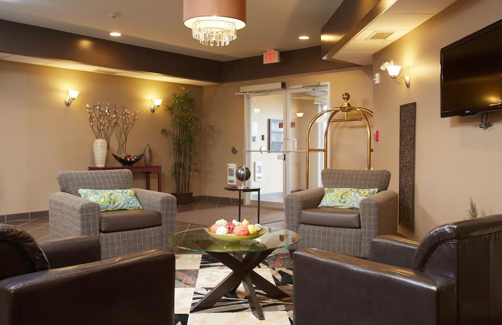 Quality Inn & Suites Estevan Екстериор снимка